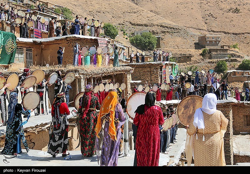 اجتماع بزرگ دفنوازان در روستای ههشمیز سنندج + تصویر