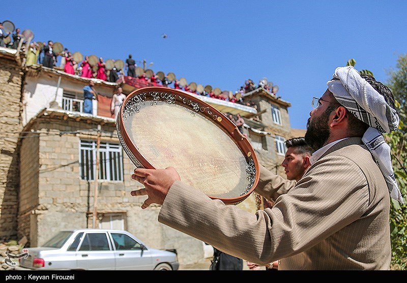 اجتماع بزرگ دفنوازان در روستای ههشمیز سنندج + تصویر