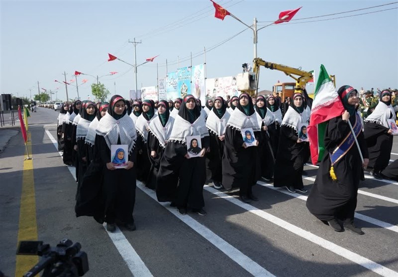 نمایش توان رزمی و دفاعی نیروهای مسلح استان بوشهر در حاشیه خلیج فارس + تصویر