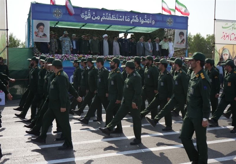 نمایش توان رزمی و دفاعی نیروهای مسلح استان بوشهر در حاشیه خلیج فارس + تصویر