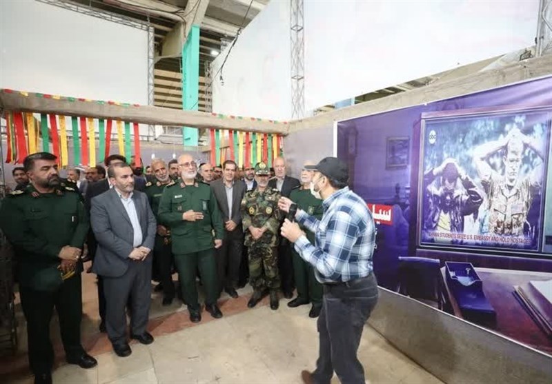 افتتاح نمایشگاه آسمان اقتدار در کرمانشاه/ سرار ریحانی: ابهت شرق و غرب را شکستهایم + تصاویر