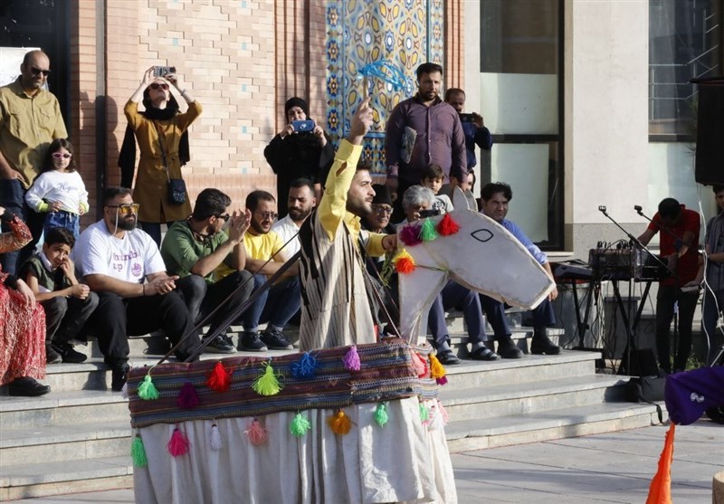 طنین نوای "بوشهری، بختیاری و کردی" در روز نخست جشنواره نمایشهای آیینی و سنتی + فیلم