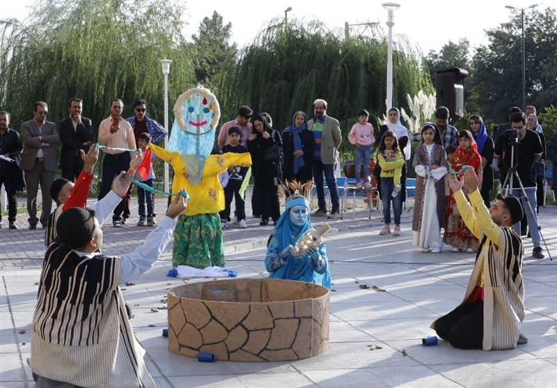 طنین نوای "بوشهری، بختیاری و کردی" در روز نخست جشنواره نمایشهای آیینی و سنتی + فیلم