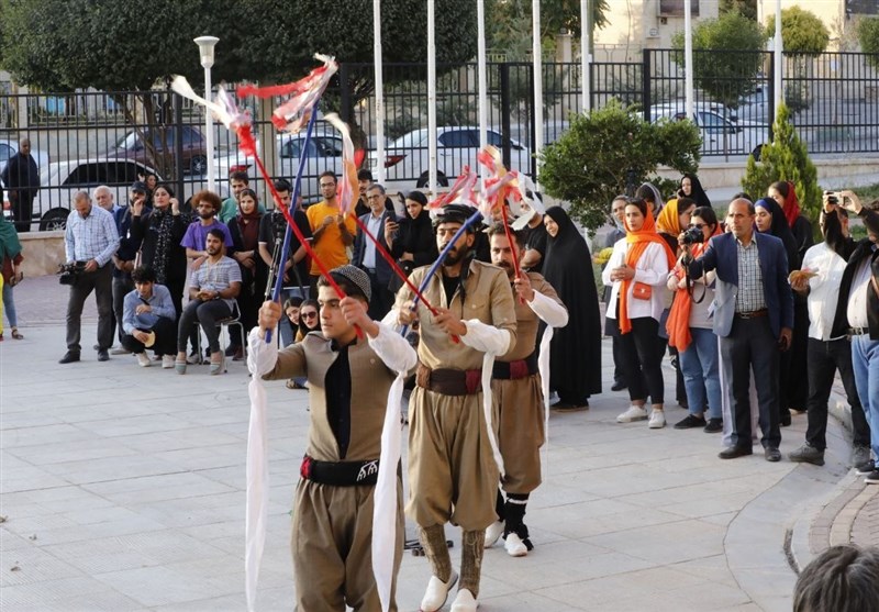 طنین نوای "بوشهری، بختیاری و کردی" در روز نخست جشنواره نمایشهای آیینی و سنتی + فیلم