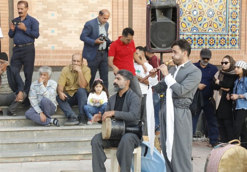 طنین نوای "بوشهری، بختیاری و کردی" در روز نخست جشنواره نمایشهای آیینی و سنتی + فیلم