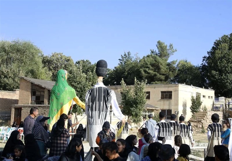 در دومین روز جشنواره نمایشهای آیینی و سنتی چه گذشت؟ + فیلم