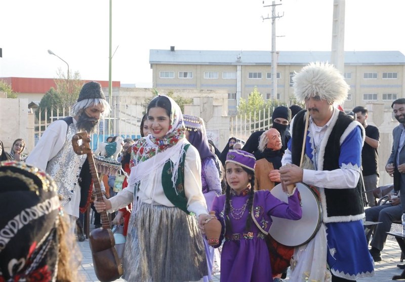 گزارشی از سومین روز جشنواره نمایشهای آیینی و سنتی/ امروز میدان نمایش به نقالان رسید + فیلم