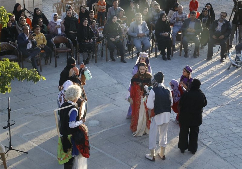 گزارشی از سومین روز جشنواره نمایشهای آیینی و سنتی/ امروز میدان نمایش به نقالان رسید + فیلم