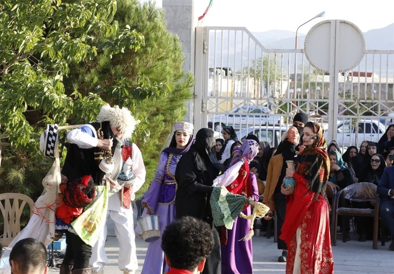 گزارشی از سومین روز جشنواره نمایشهای آیینی و سنتی/ امروز میدان نمایش به نقالان رسید + فیلم