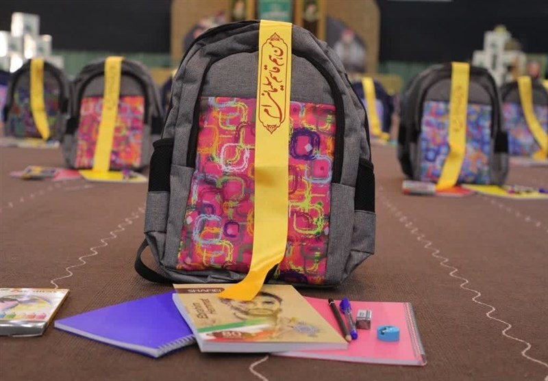 توزیع ۱۳ هزار بسته لوازمالتحریر بین دانشآموزان کم برخوردار قم