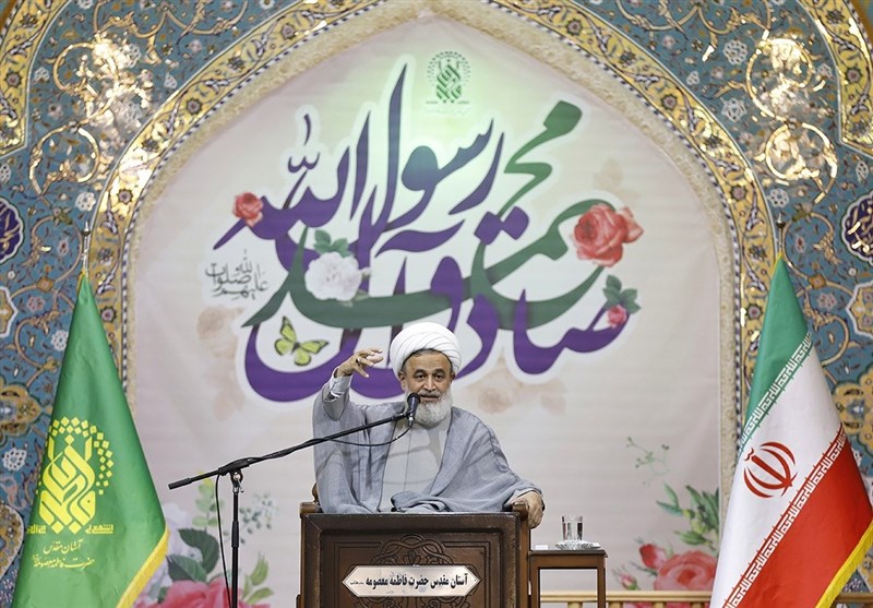 حال و هوای حرم حضرت معصومه (س) در سالروز میلاد پیامبر(ص) و امام صادق (ع)