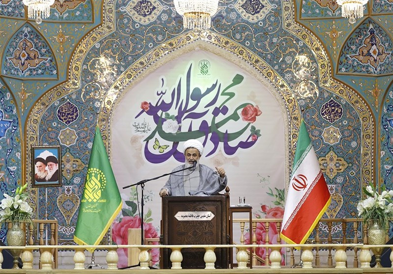 حال و هوای حرم حضرت معصومه (س) در سالروز میلاد پیامبر(ص) و امام صادق (ع)