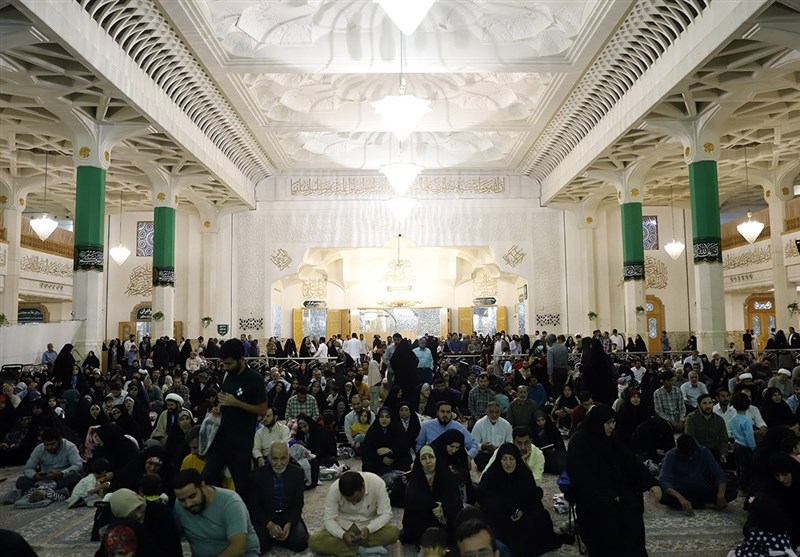 حال و هوای حرم حضرت معصومه (س) در سالروز میلاد پیامبر(ص) و امام صادق (ع)