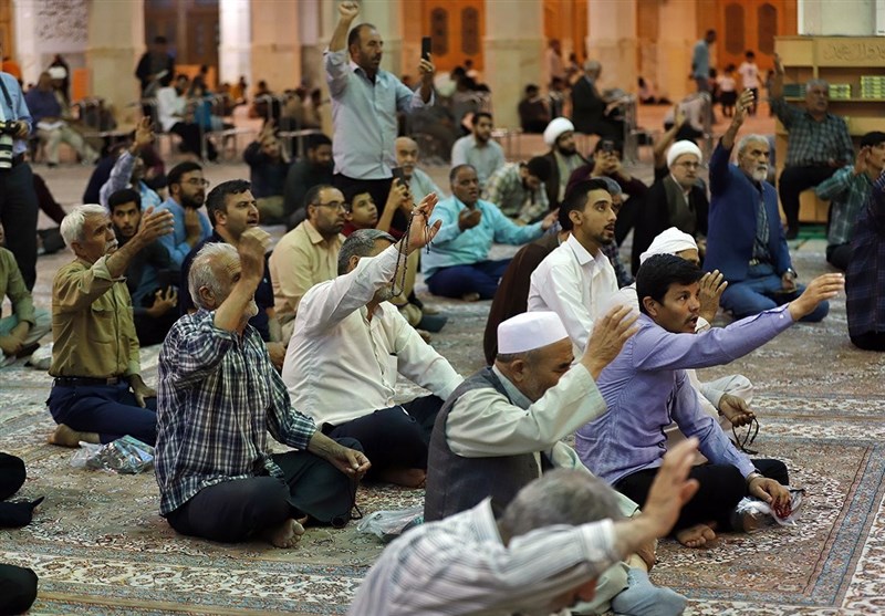 حال و هوای حرم حضرت معصومه (س) در سالروز میلاد پیامبر(ص) و امام صادق (ع)