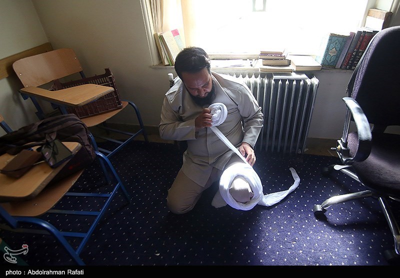 مراسم عمامهگذاری طلاب حوزه علمیه همدان + تصویر