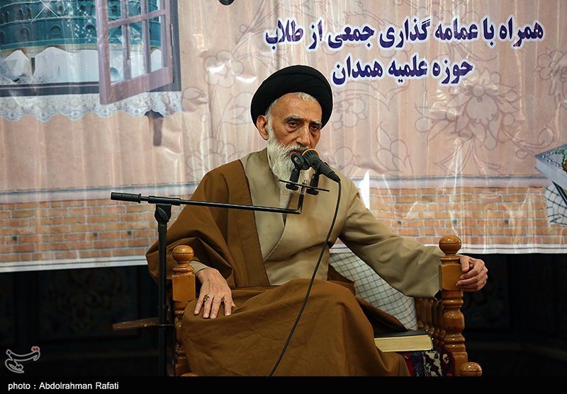 مراسم عمامهگذاری طلاب حوزه علمیه همدان + تصویر