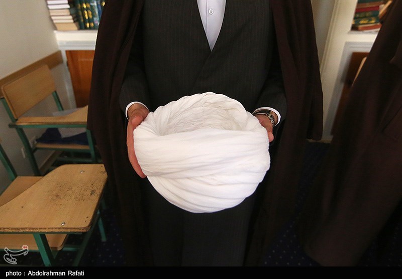 مراسم عمامهگذاری طلاب حوزه علمیه همدان + تصویر