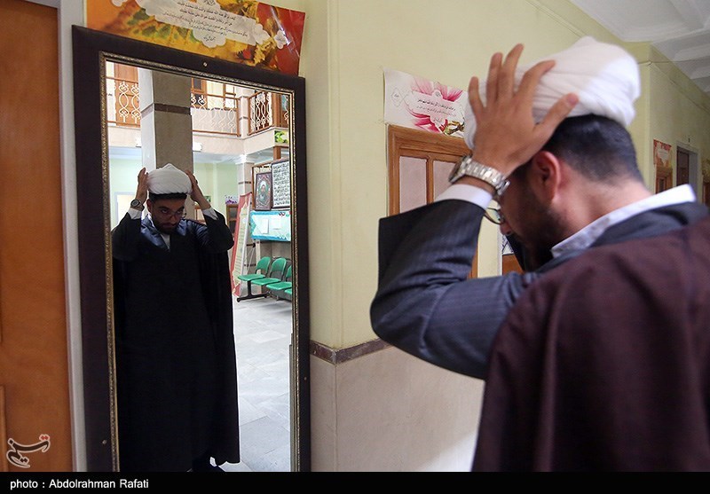 مراسم عمامهگذاری طلاب حوزه علمیه همدان + تصویر