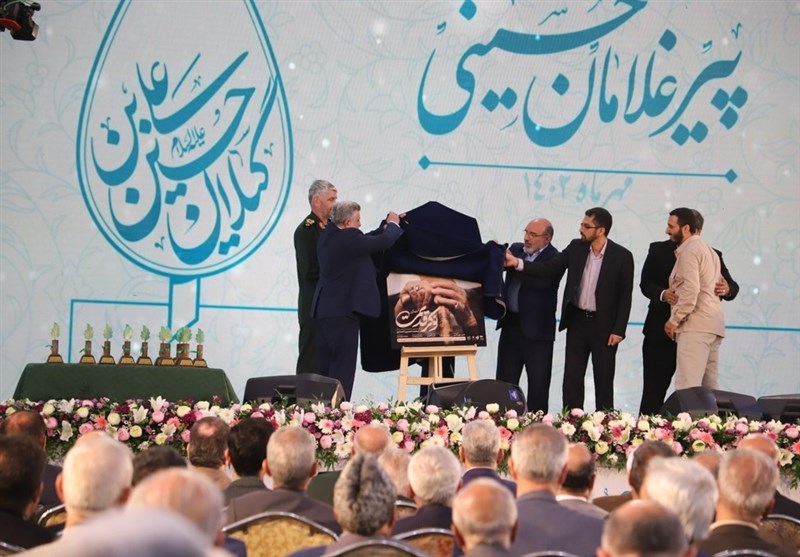 گزارش تسنیم از آنچه در اجلاس بینالمللی پیرغلامان گذشت/ پرچم اجلاس آینده به دیار حاج قاسم رفت + تصاویر