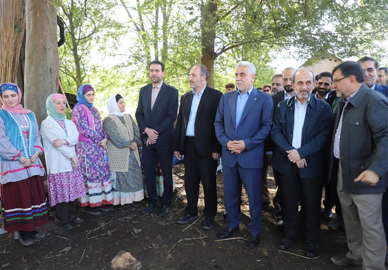 بازدید رئیس رسانه ملی از مراحل تولید سریال مادر سوجان در سیاهکل + تصاویر