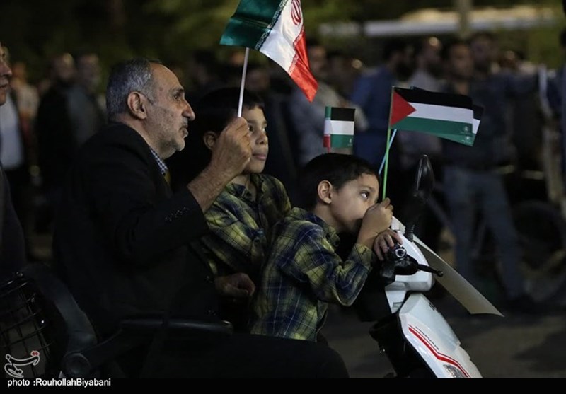 حمایت مردم کاشان از عملیات "طوفانالاقصی" + فیلم و تصاویر