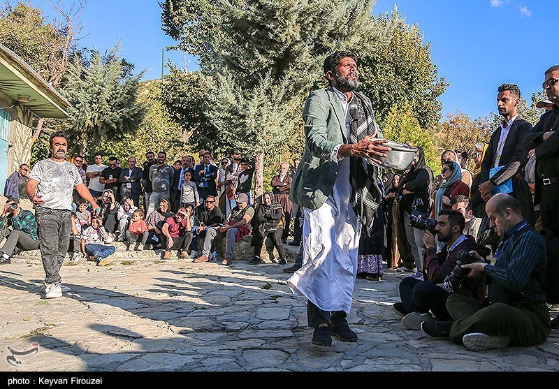 استقبال مردمی از تئاتر خیابانی مریوان + تصاویر