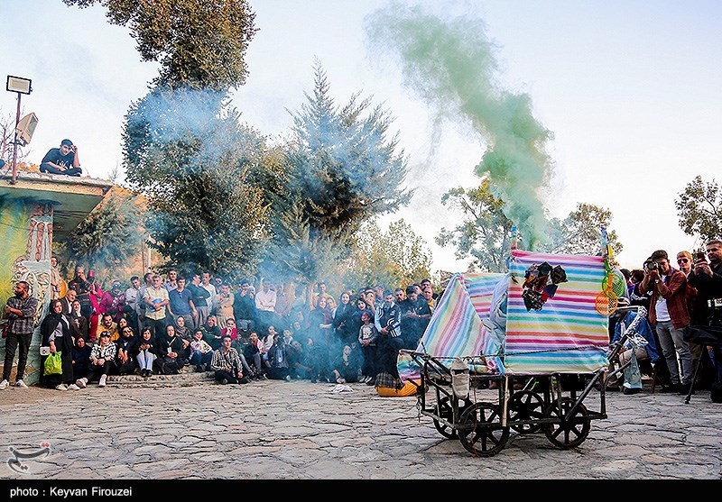 استقبال مردمی از تئاتر خیابانی مریوان + تصاویر