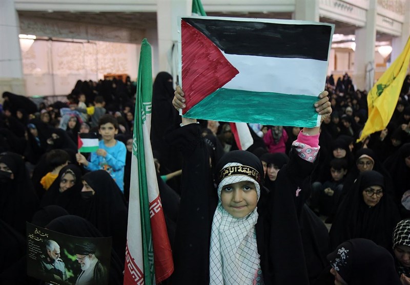 اجتماع بینالمللی عاشقان مبارزه با رژیم صهیونیستی در حرم بانوی کرامت + فیلم و تصاویر