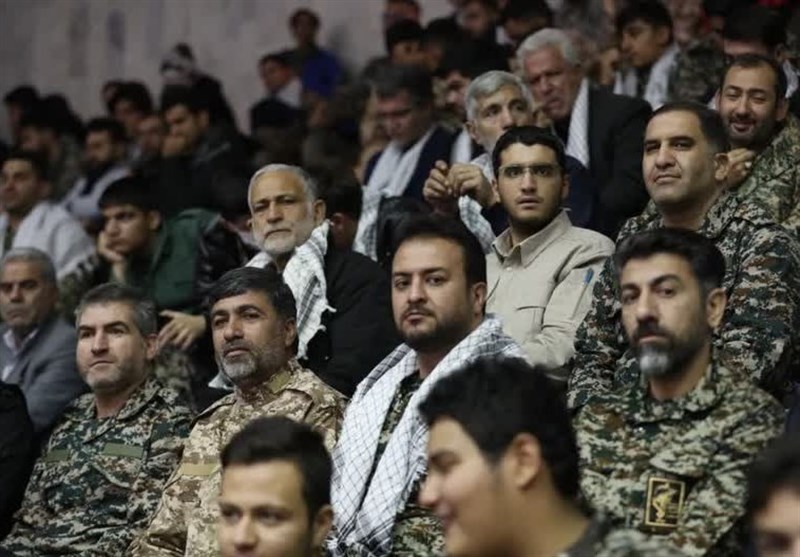 اجتماع بزرگ بسیجیان کرمانشاهی در «نمایش اقتدار»+ تصاویر