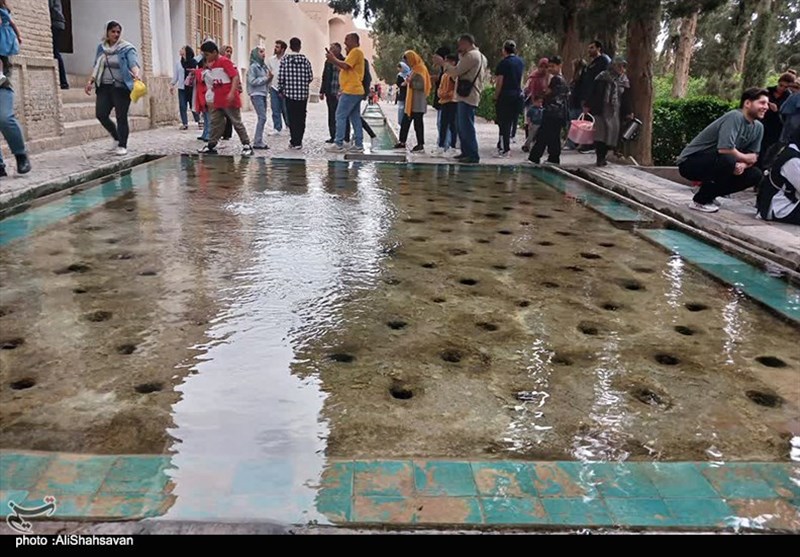 حضور گردشگران در ابنیه تاریخی کاشان + تصویر