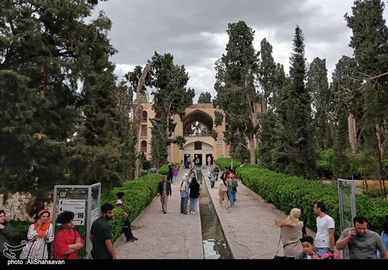 حضور گردشگران در ابنیه تاریخی کاشان + تصویر