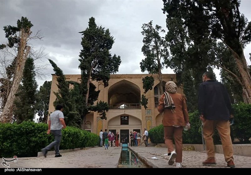 حضور گردشگران در ابنیه تاریخی کاشان + تصویر