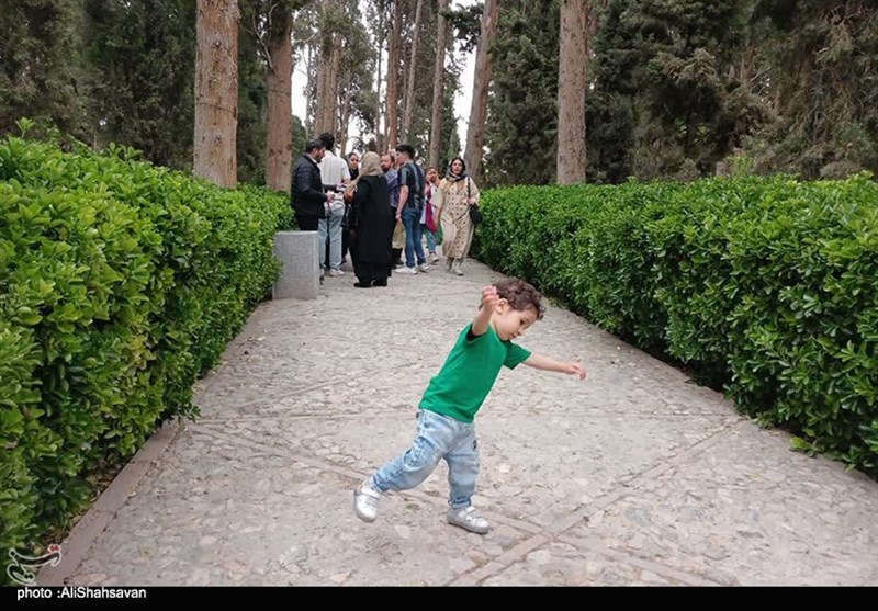 حضور گردشگران در ابنیه تاریخی کاشان + تصویر