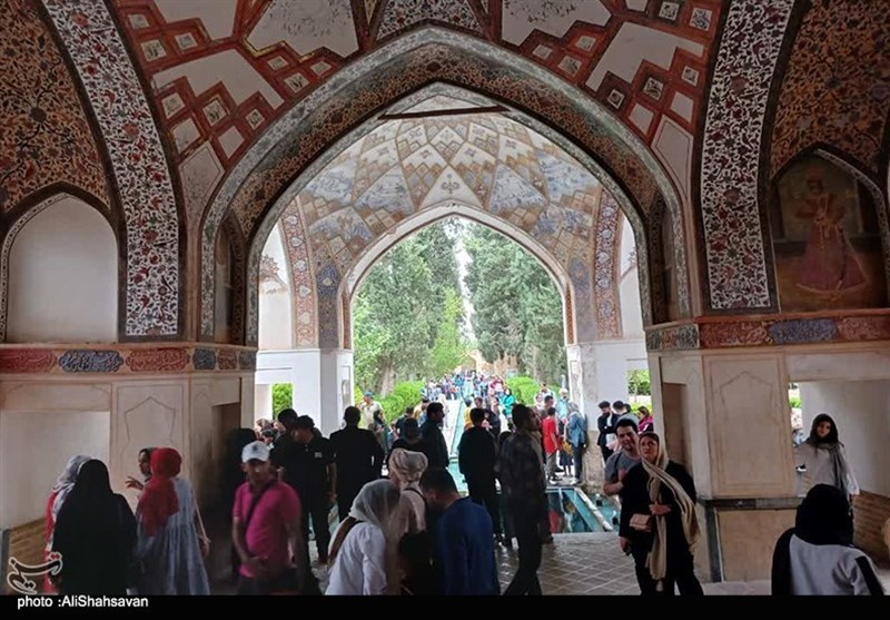 حضور گردشگران در ابنیه تاریخی کاشان + تصویر