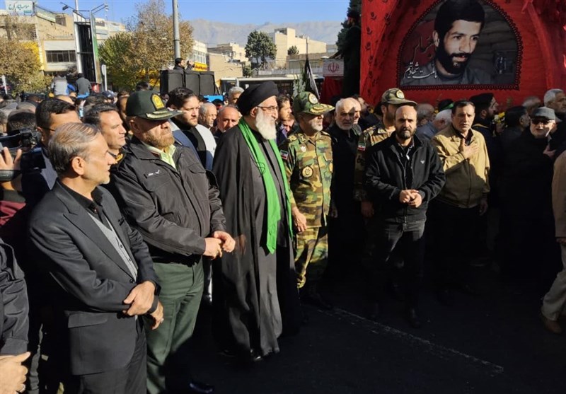 تشییع پیکر مطهر 8 شهید گمنام در کرج + تصاویر