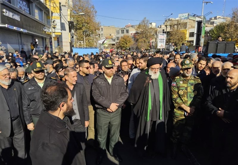 تشییع پیکر مطهر 8 شهید گمنام در کرج + تصاویر