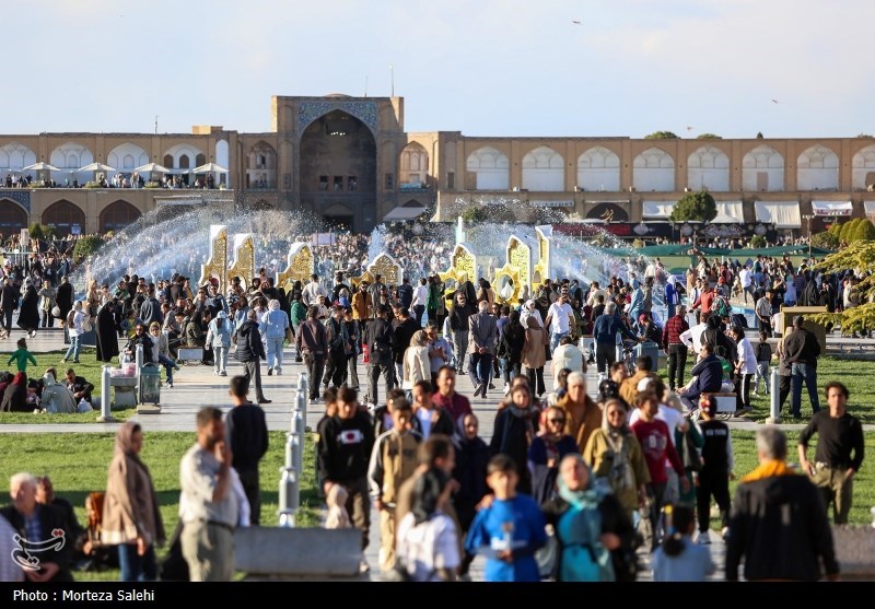 حال خوش مسافران نوروزی در نصف جهان/ اصفهان محبوب + فیلم