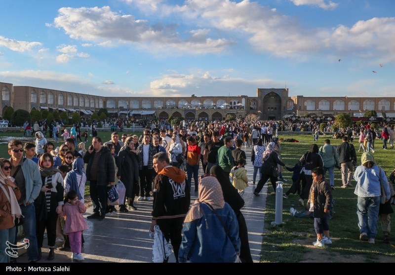 حال خوش مسافران نوروزی در نصف جهان/ اصفهان محبوب + فیلم