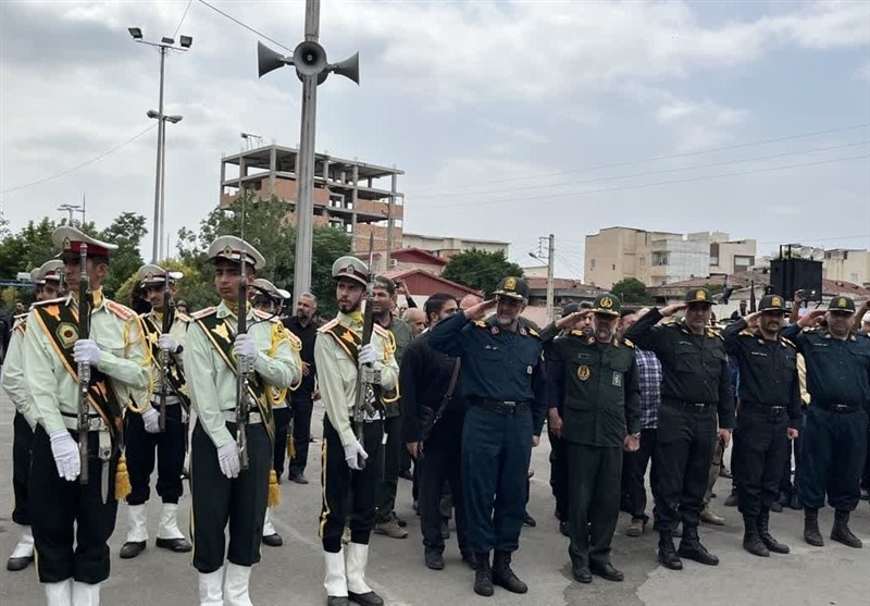 بدرقه باشکوه قهرمانان وطن/تشییع سه شهید انتظامی در گرگان+تصاویر