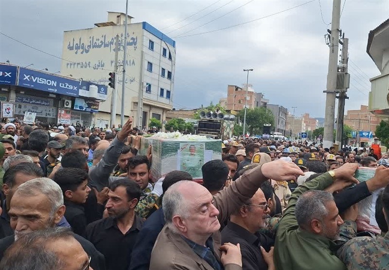 بدرقه باشکوه قهرمانان وطن/تشییع سه شهید انتظامی در گرگان+تصاویر