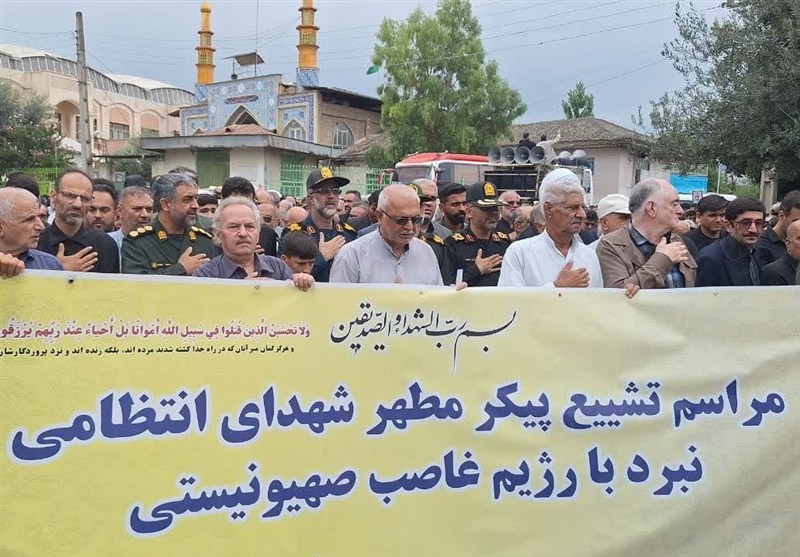 بدرقه باشکوه قهرمانان وطن/تشییع سه شهید انتظامی در گرگان+تصاویر