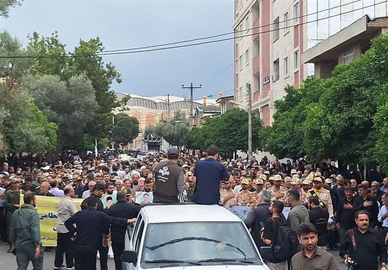 بدرقه باشکوه قهرمانان وطن/تشییع سه شهید انتظامی در گرگان+تصاویر