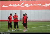 علی دایی سرمربی جدید تیم فوتبال پرسپولیس در ورزشگاه درفشی‌فر