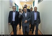 بازگشت محمود احمدی نژاد به دانشگاه علم و صنعت