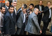 بازگشت محمود احمدی نژاد به دانشگاه علم و صنعت