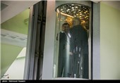 گیرکردن آسانسور حامل محمود احمدی نژاد برای دقایقی در دانشگاه علم و صنعت