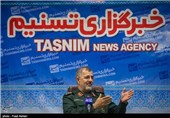 حضور سردار پاکپور فرمانده نیروی زمینی سپاه در خبرگزاری تسنیم 