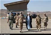 امیر پوردستان فرمانده نیروی زمینی ارتش در مراسم رونمایی از  پهپاد یسیر