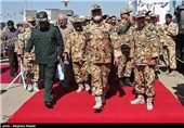 امیر پوردستان فرمانده نیروی زمینی ارتش در مراسم رونمایی از  پهپاد یسیر