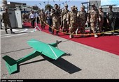 بازدید امیر پوردستان  از پهپادهای ساخته شده در ارتش